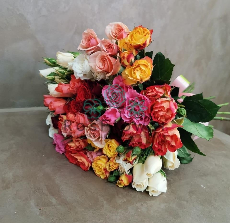 Букет цветов из: Розы в Орешки