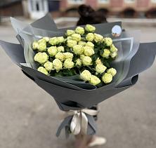 Букет Белые кустовые розы Солинеро в Орешки