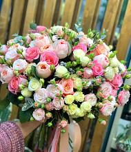 Букет цветов из:  Розы #REPLACE_PRED# Орешки