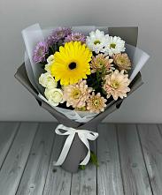 Букет цветов из:  Розы, Герберы и Хризантемы в Орешки