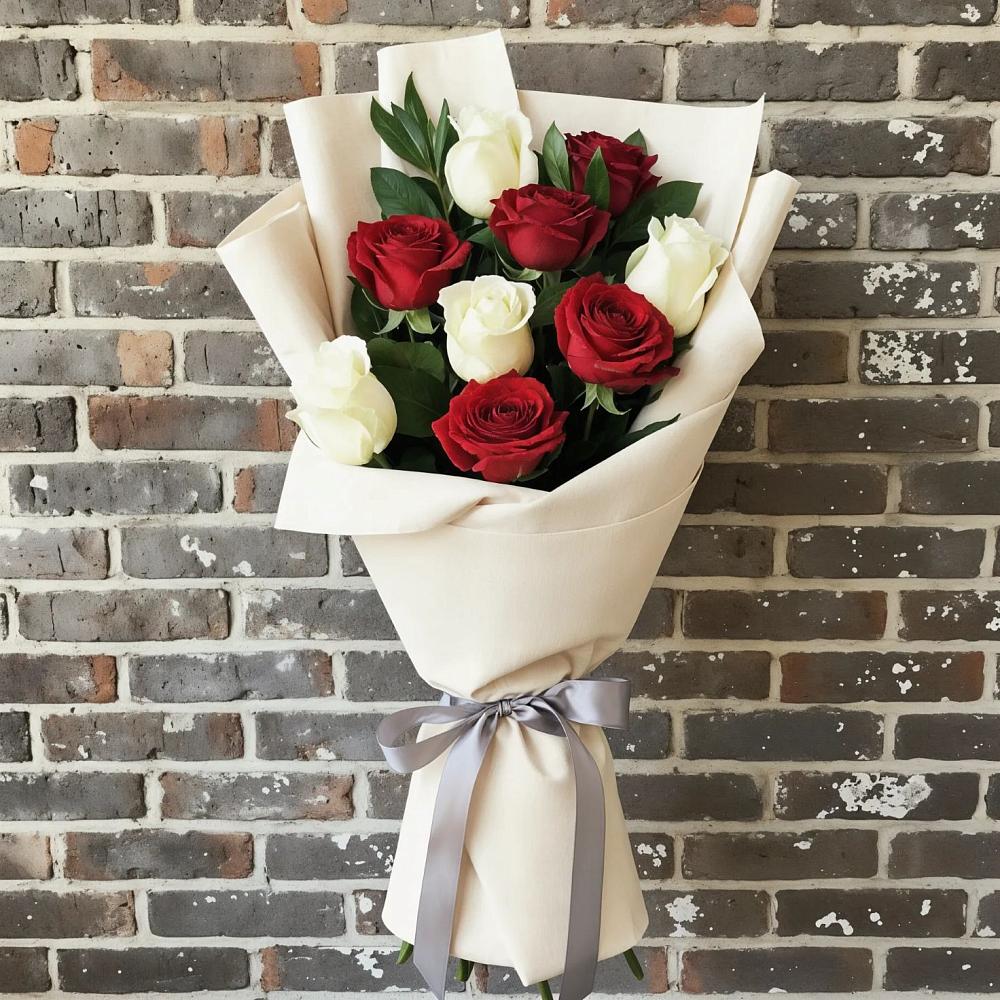 Букет красно-белые розы в Орешки Букет цветов из: Розы в Орешки