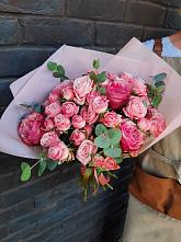 Букет цветов из:  Розы в Орешки