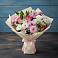 Букет цветов из: Хризантемы, Альстромерии и Розы в Орешки